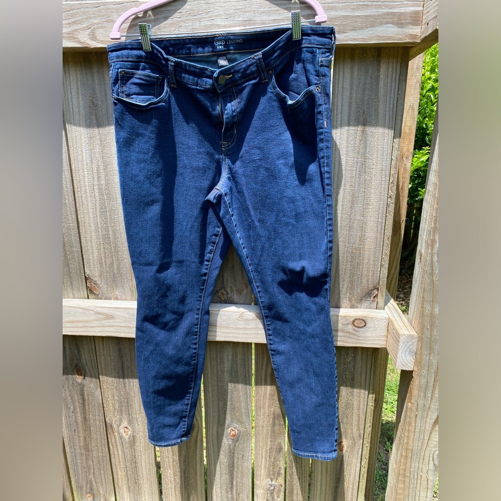 Women’s Gap dark rinse jegging